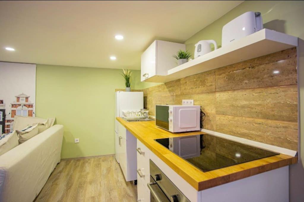 Cosy 2 Bedroom Flat In Akacfa St., Sol Budapesta Exterior foto