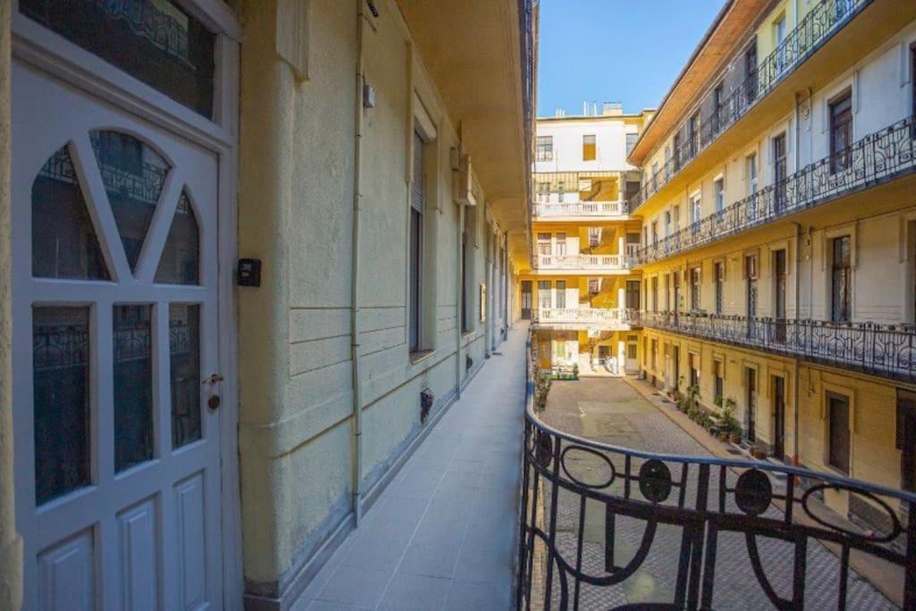 Cosy 2 Bedroom Flat In Akacfa St., Sol Budapesta Exterior foto